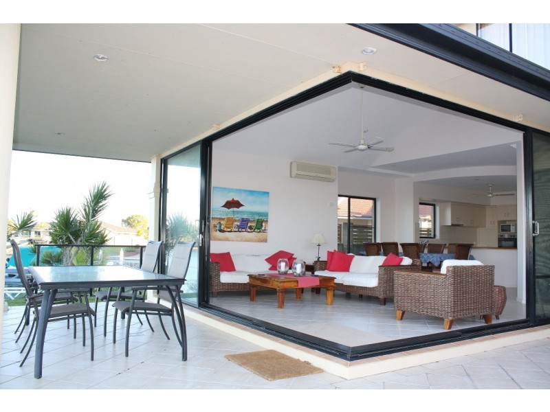 12 Edgewater Close, Yamba NSW 2464