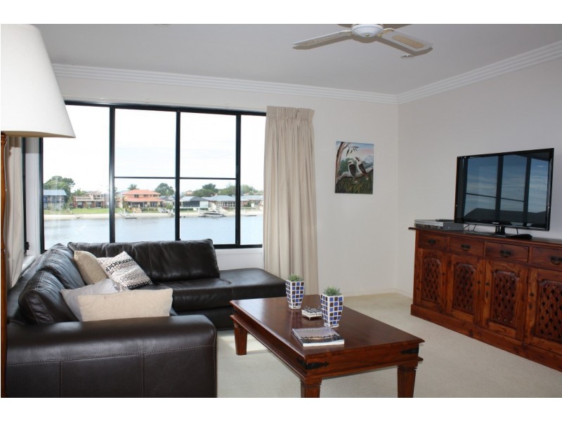 12 Edgewater Close, Yamba NSW 2464