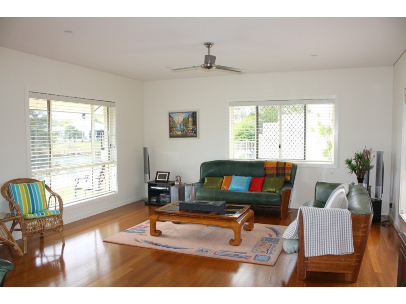 8 Newport Island Circuit, Yamba NSW 2464
