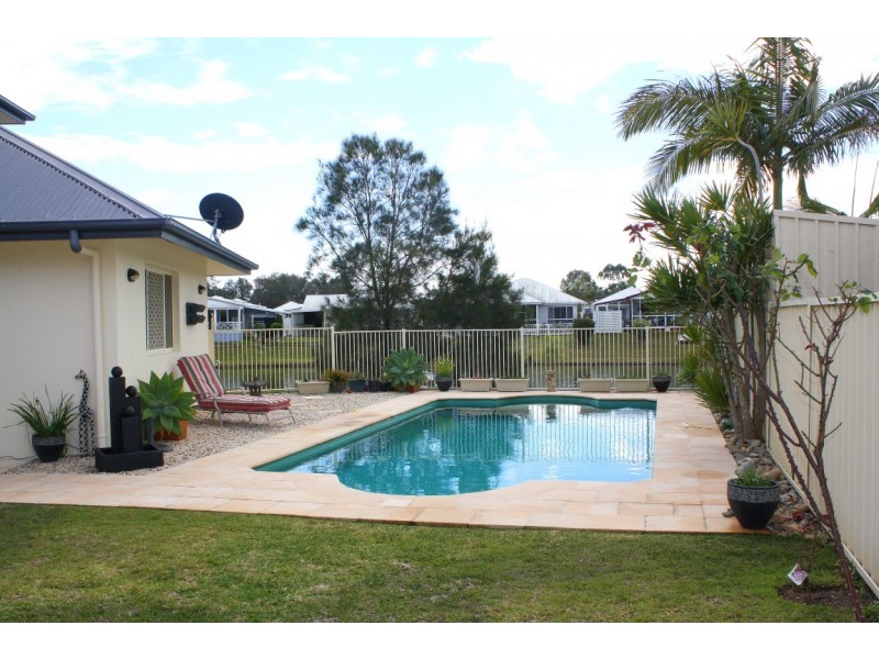 8 Newport Island Circuit, Yamba NSW 2464