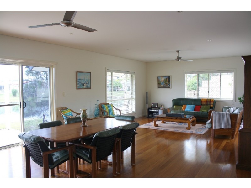 8 Newport Island Circuit, Yamba NSW 2464