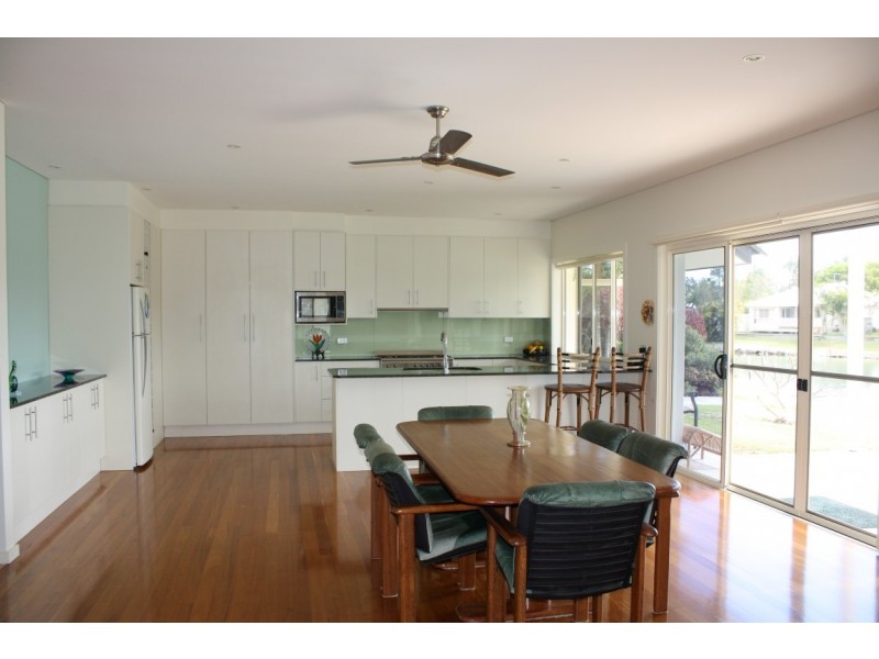 8 Newport Island Circuit, Yamba NSW 2464