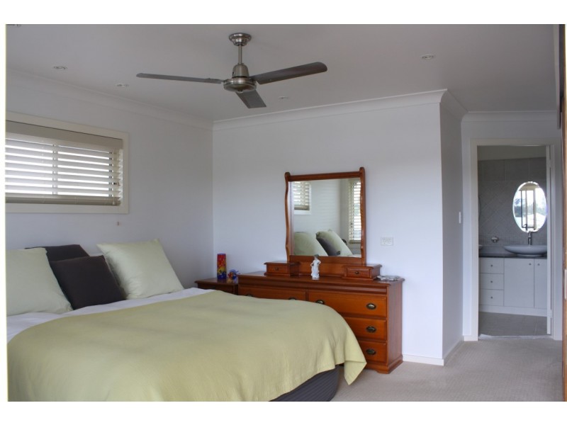 8 Newport Island Circuit, Yamba NSW 2464