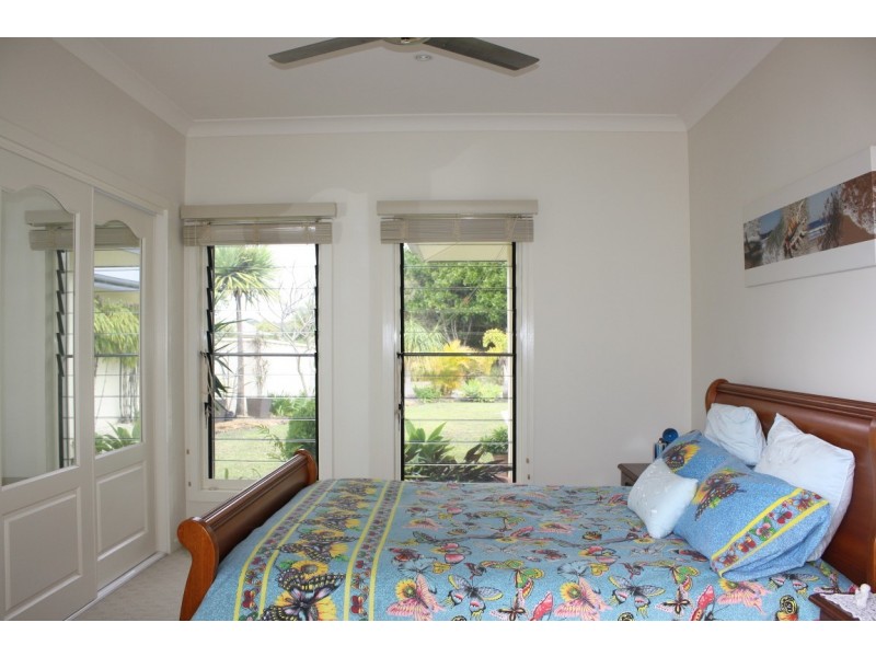 8 Newport Island Circuit, Yamba NSW 2464