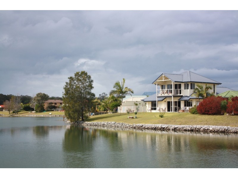 8 Newport Island Circuit, Yamba NSW 2464