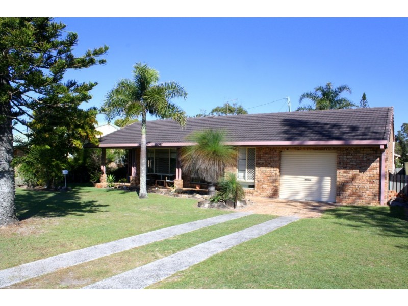 13 Claude Street, Yamba NSW 2464