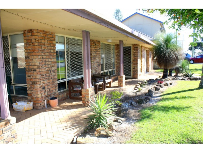 13 Claude Street, Yamba NSW 2464