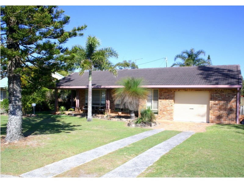 13 Claude Street, Yamba NSW 2464