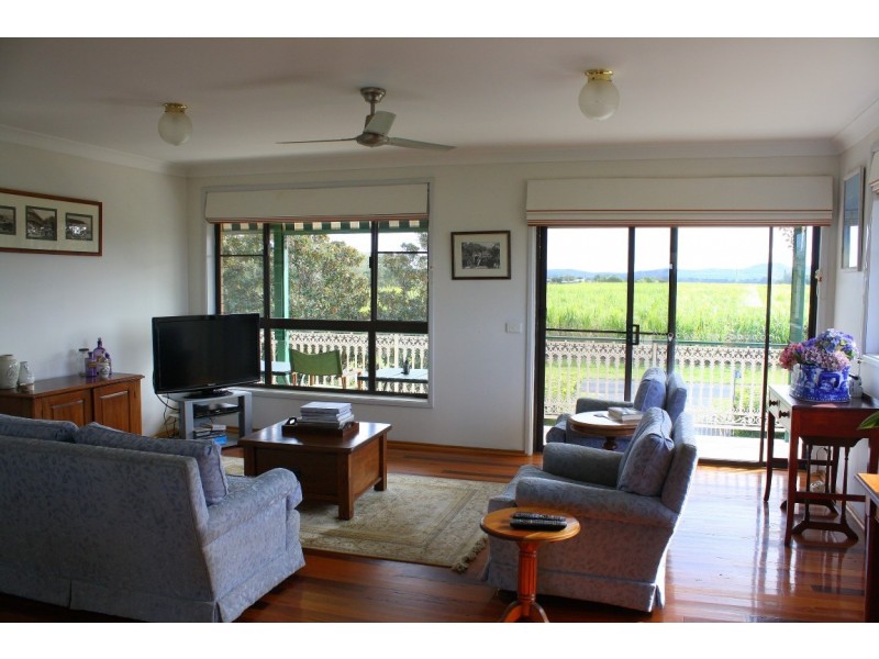 328 School Road, Palmers Island NSW 2463
