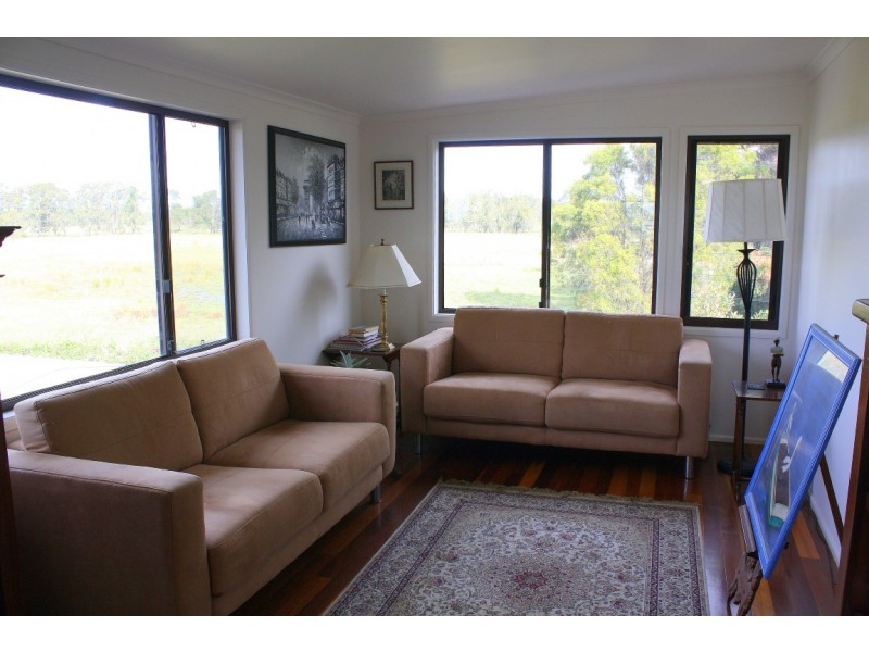 328 School Road, Palmers Island NSW 2463