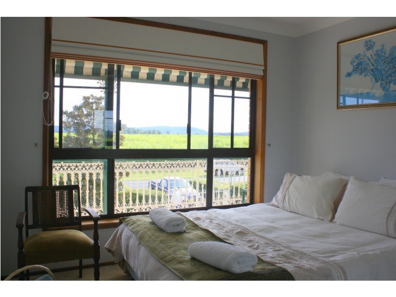 328 School Road, Palmers Island NSW 2463