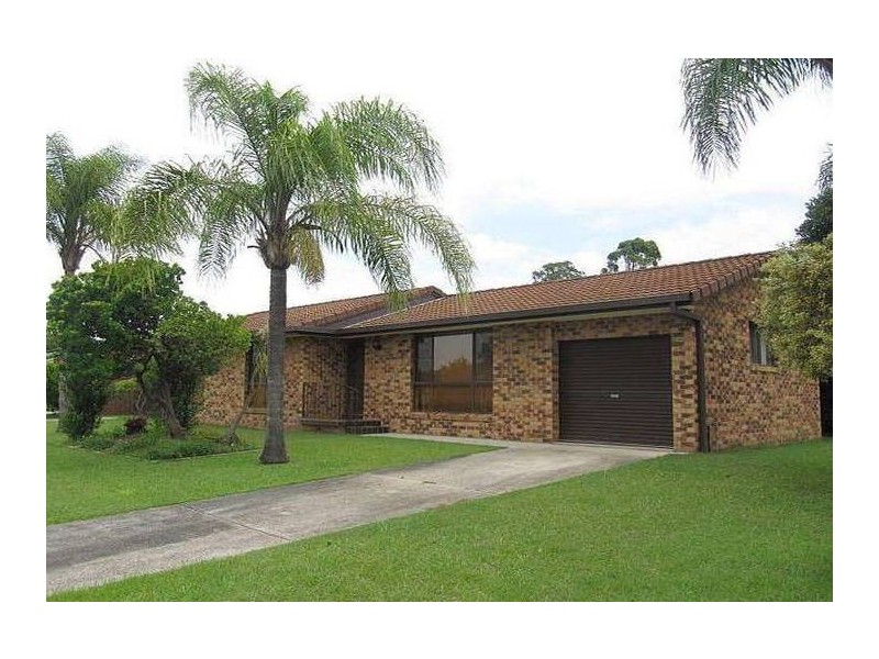 1 Melia Place, Yamba NSW 2464