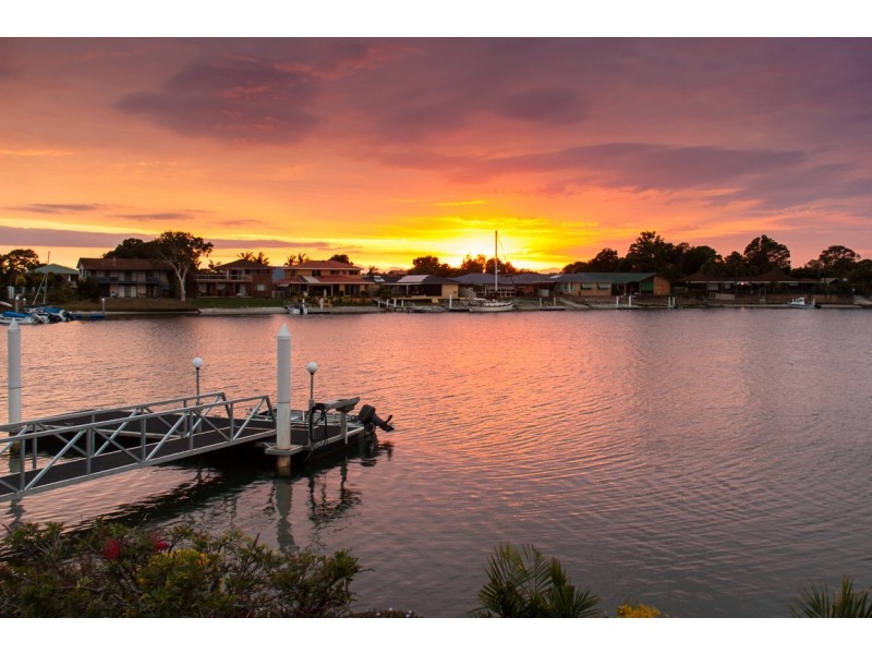 14 Edgewater Close, Yamba NSW 2464