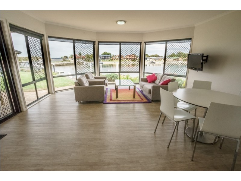 14 Edgewater Close, Yamba NSW 2464