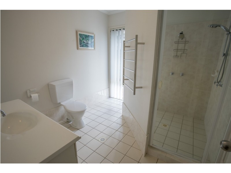 14 Edgewater Close, Yamba NSW 2464