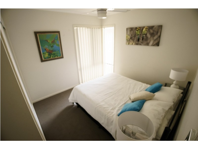 14 Edgewater Close, Yamba NSW 2464