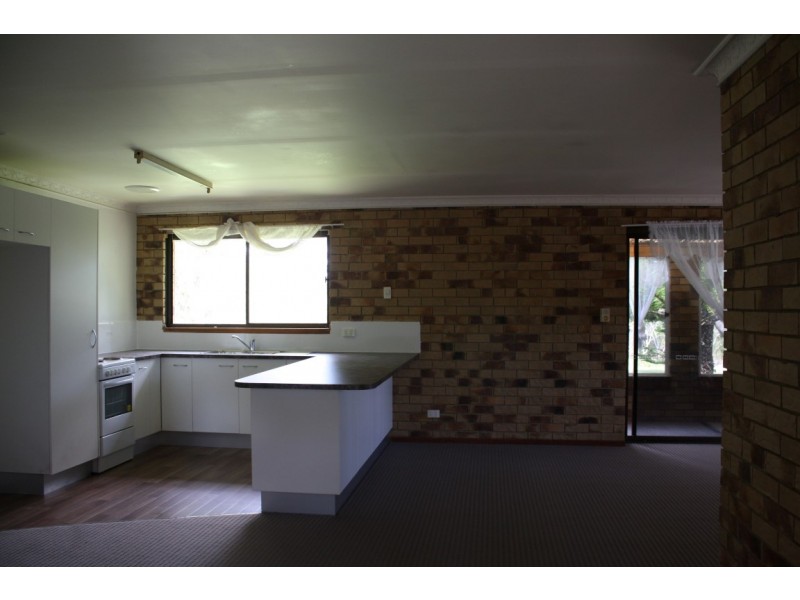 2/14 Endeavour Street, Yamba NSW 2464