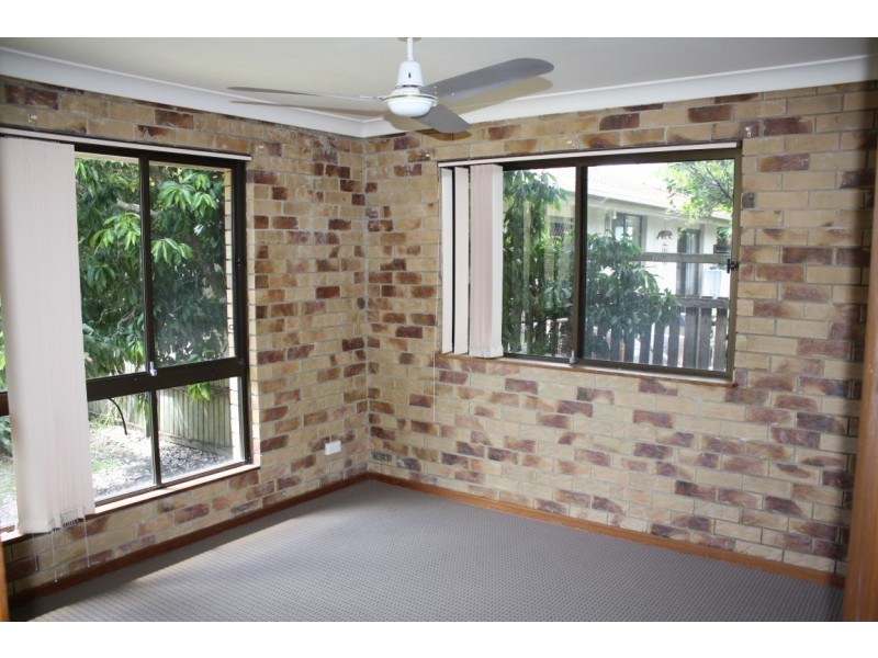 2/14 Endeavour Street, Yamba NSW 2464
