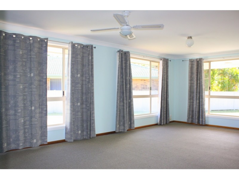 8 Banksia Place, Yamba NSW 2464