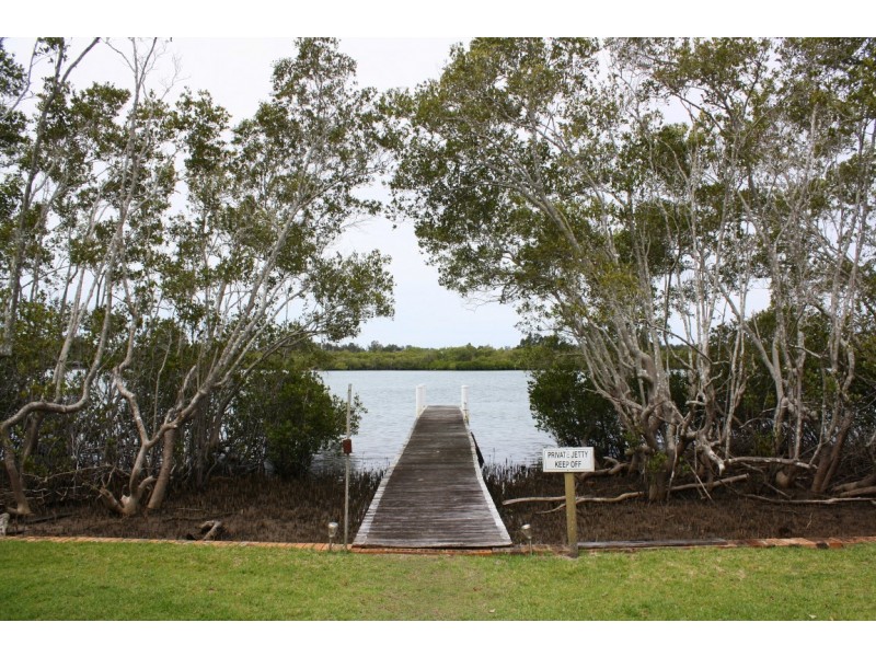 17 Oyster Channel Rd, Micalo Island NSW 2464