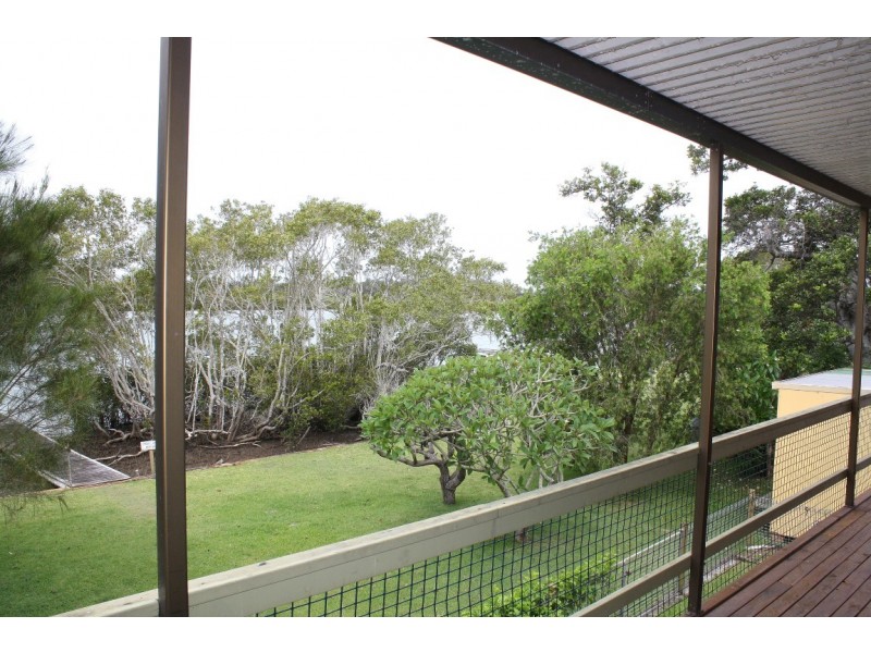 17 Oyster Channel Rd, Micalo Island NSW 2464