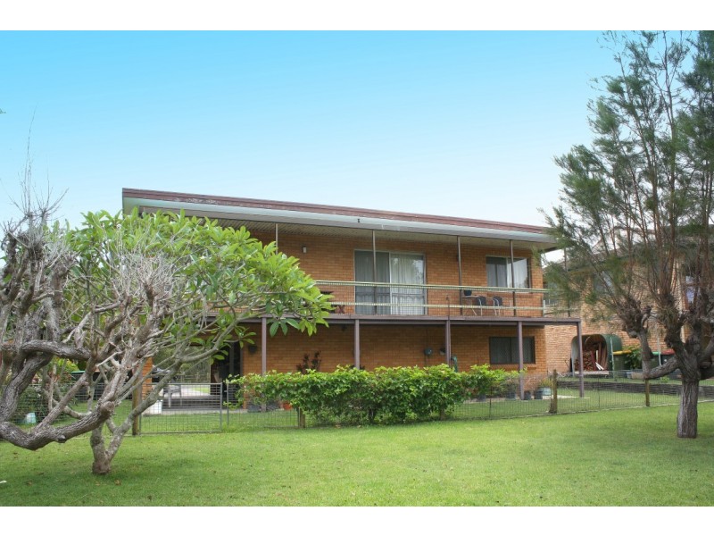 17 Oyster Channel Rd, Micalo Island NSW 2464