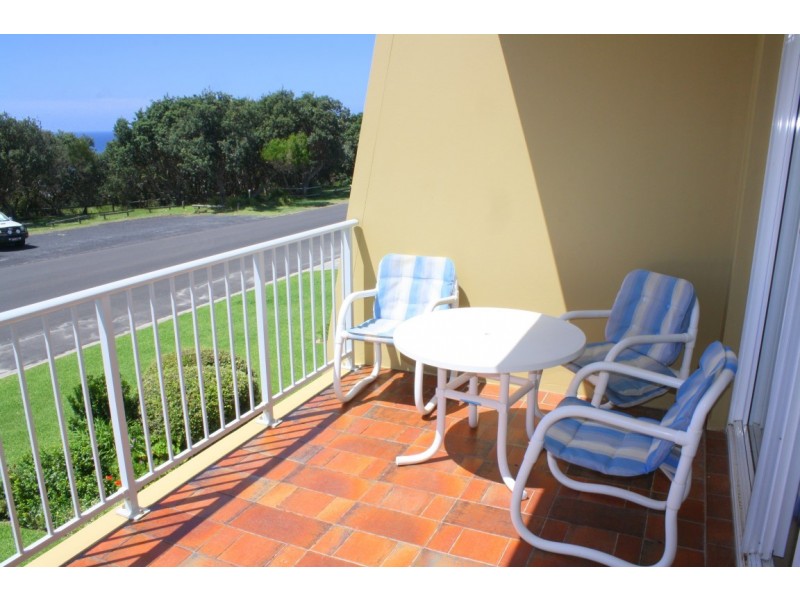 2/16 Pacific Parade, Yamba NSW 2464