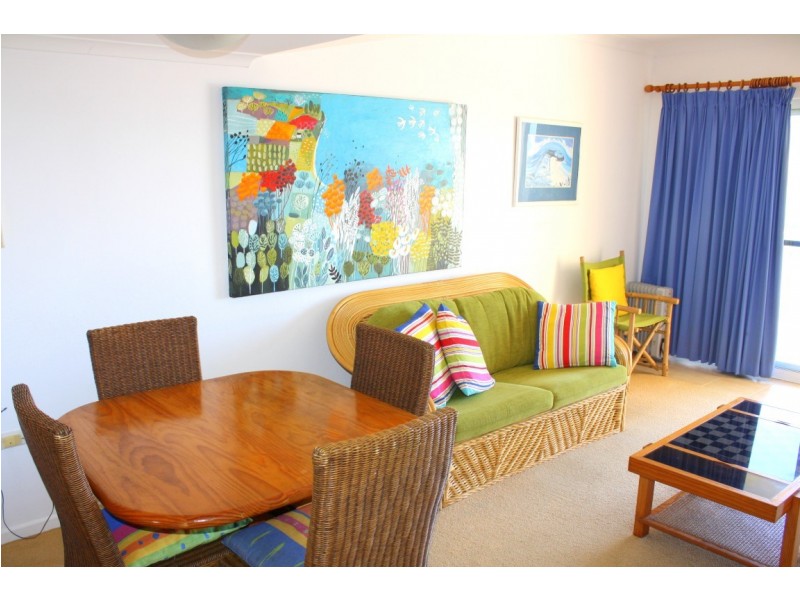 2/16 Pacific Parade, Yamba NSW 2464