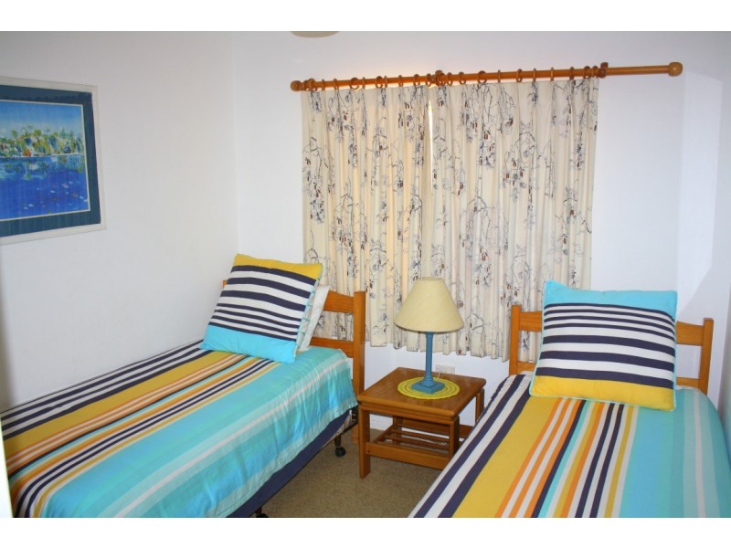 2/16 Pacific Parade, Yamba NSW 2464