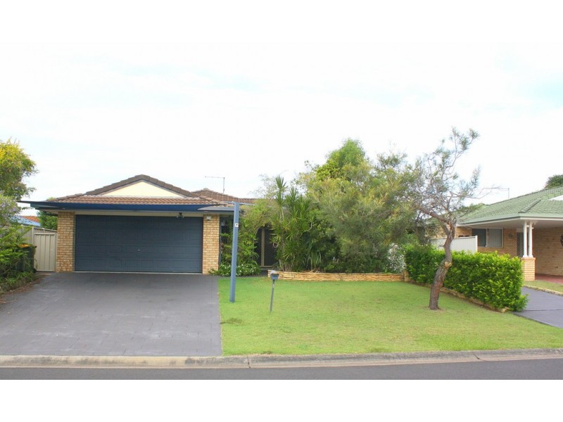3 Parkview Crescent, Yamba NSW 2464