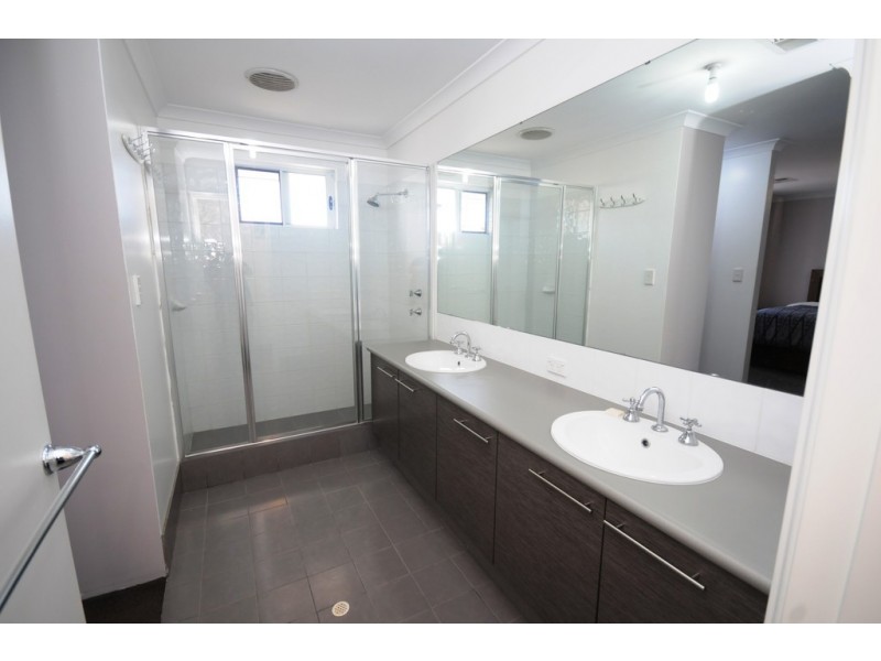 33 Millot Vista, Caversham WA 6055