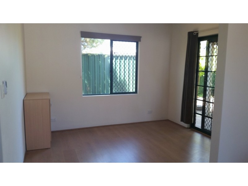 2/32 Dudley Street, Midland WA 6056