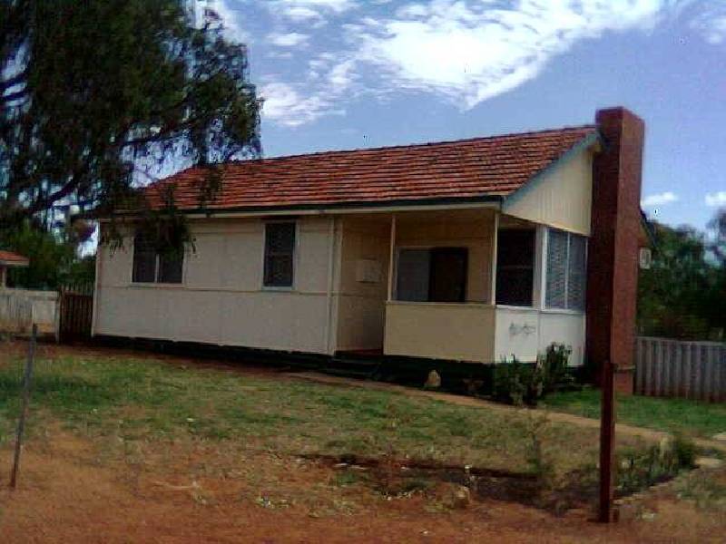 13 Main Road, Mullewa WA 6630