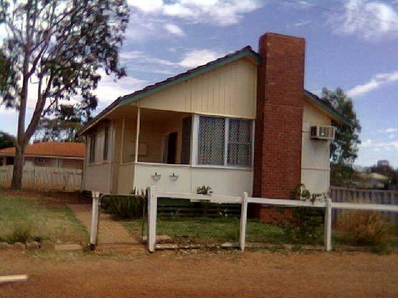 13 Main Road, Mullewa WA 6630