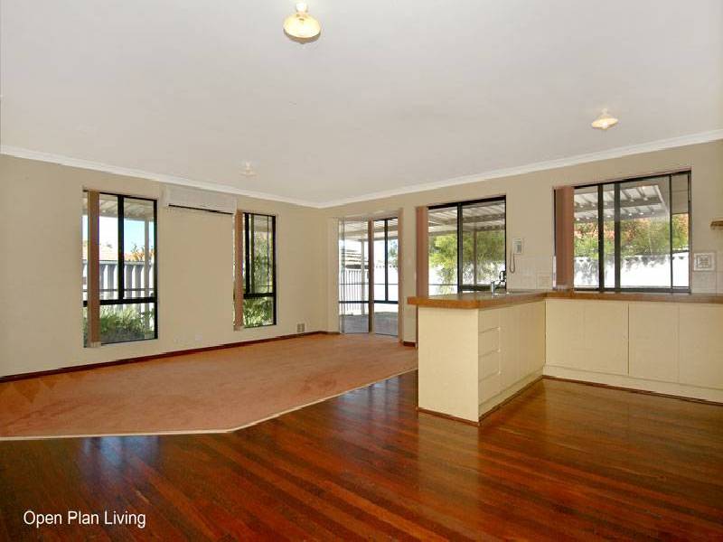 20 Coomer Elbow, South Guildford WA 6055