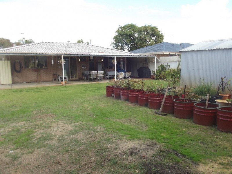 8 Roger Street, Midland WA 6056