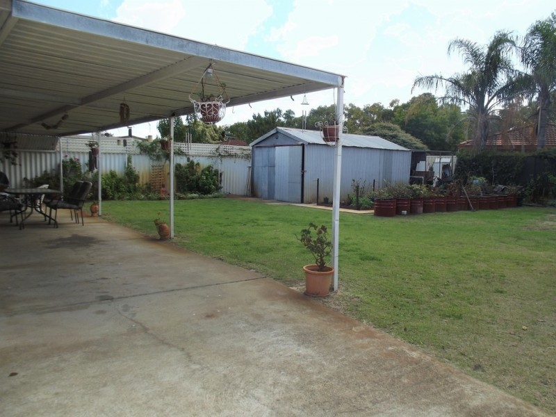 8 Roger Street, Midland WA 6056