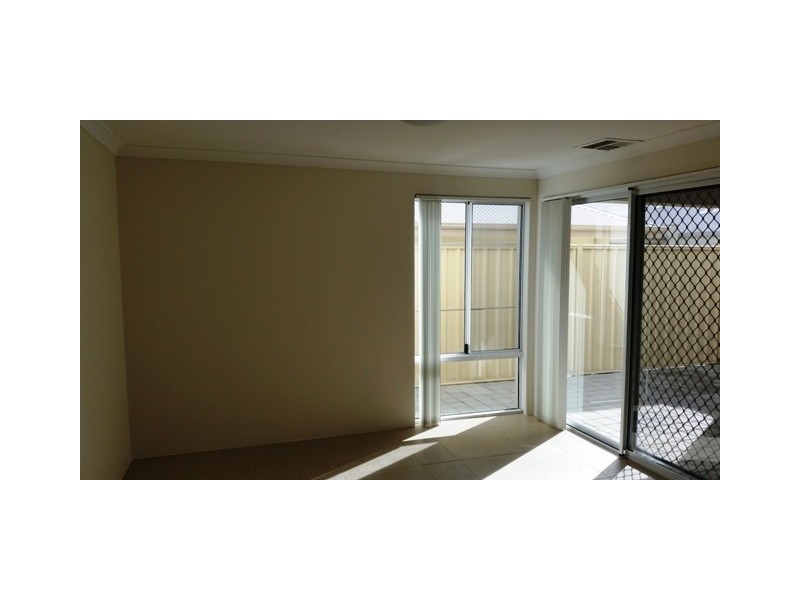 3/12 CHARLES EAST STREET, Midland WA 6056