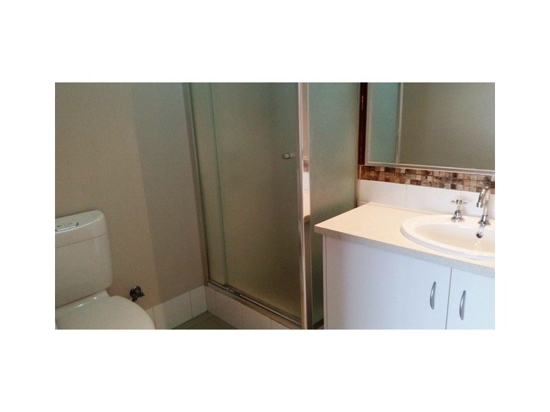 3/12 CHARLES EAST STREET, Midland WA 6056