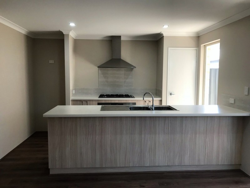 44 BURROWS LOOP, Midvale WA 6056