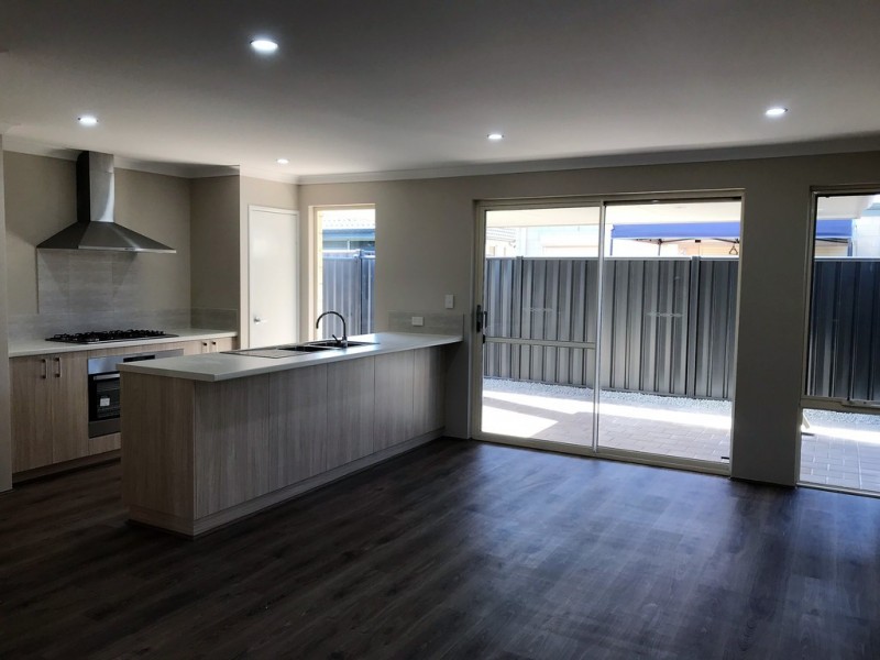 44 BURROWS LOOP, Midvale WA 6056