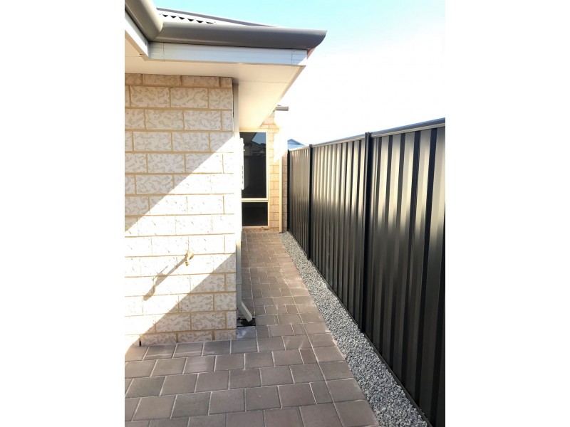 44 BURROWS LOOP, Midvale WA 6056