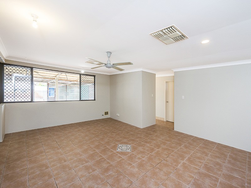 15 SMITH STREET, Beechboro WA 6063