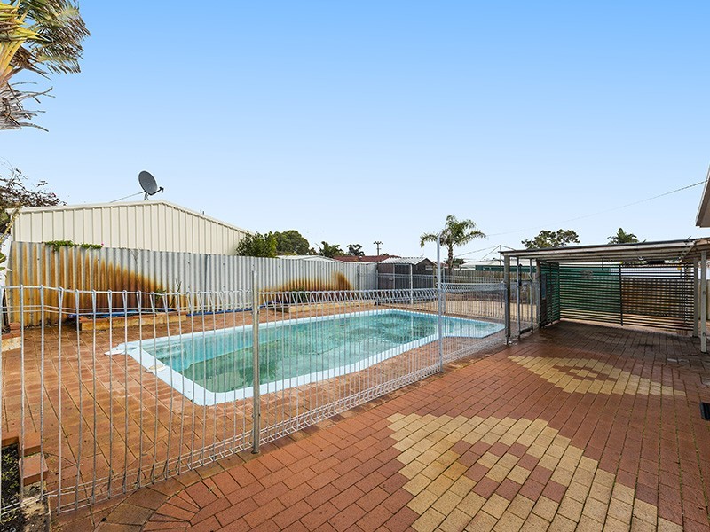 15 SMITH STREET, Beechboro WA 6063