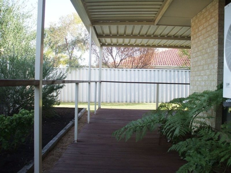 20 Coomer Elbow, South Guildford WA 6055