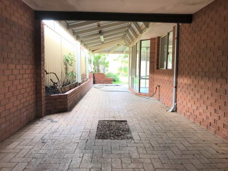 15 BURTON RETREAT, Stratton WA 6056