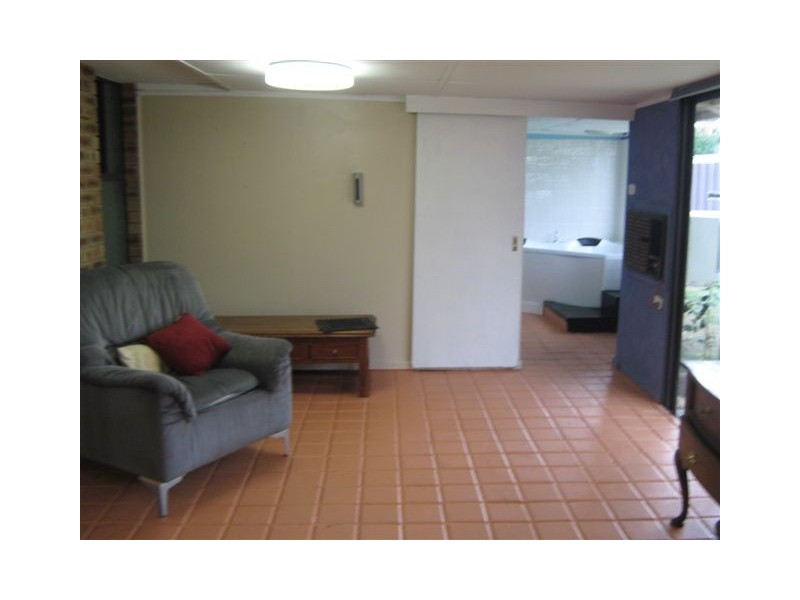 27 Tamarine Way, Swan View WA 6056