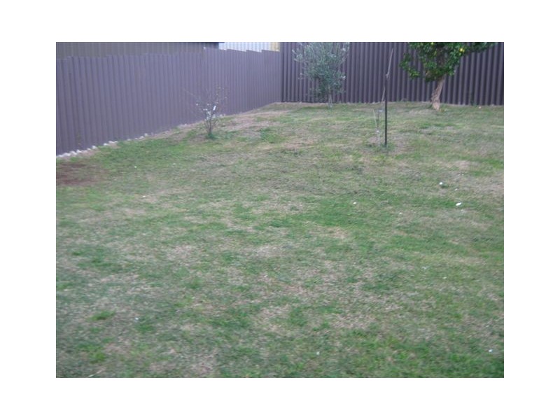 27 Tamarine Way, Swan View WA 6056