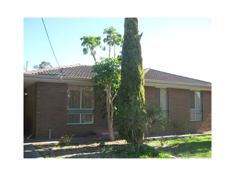 8 Markham Way, Swan View WA 6056