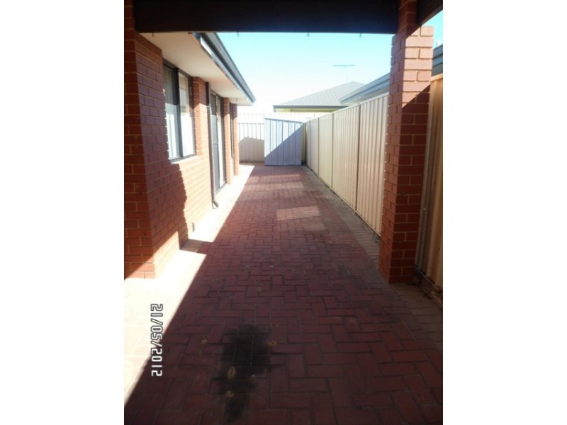 16 Hodges St, Middle Swan WA 6056